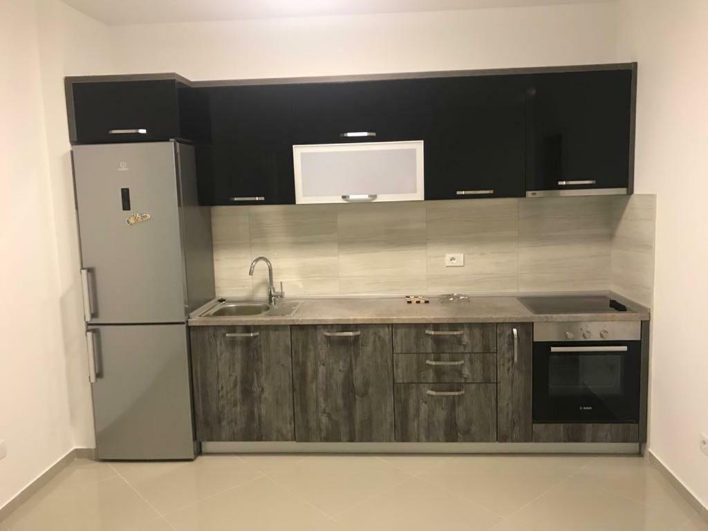 Luda Kuca Apartment Бар Екстериор снимка